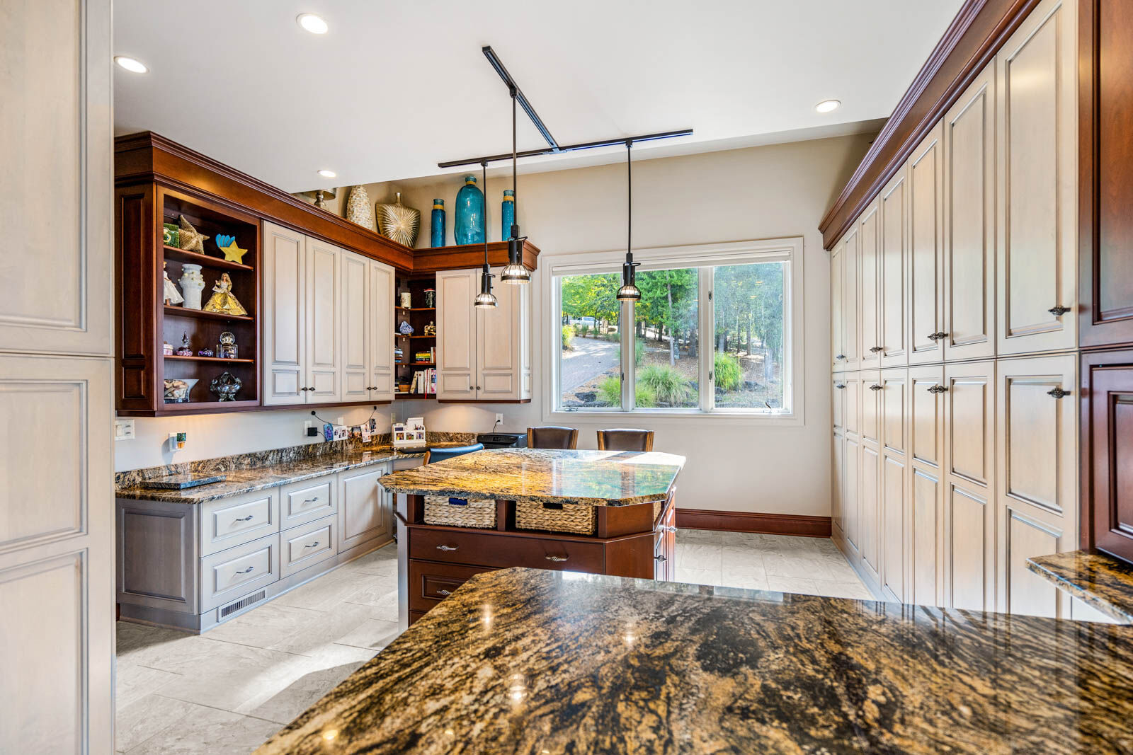 Crabapple - Kitchen
